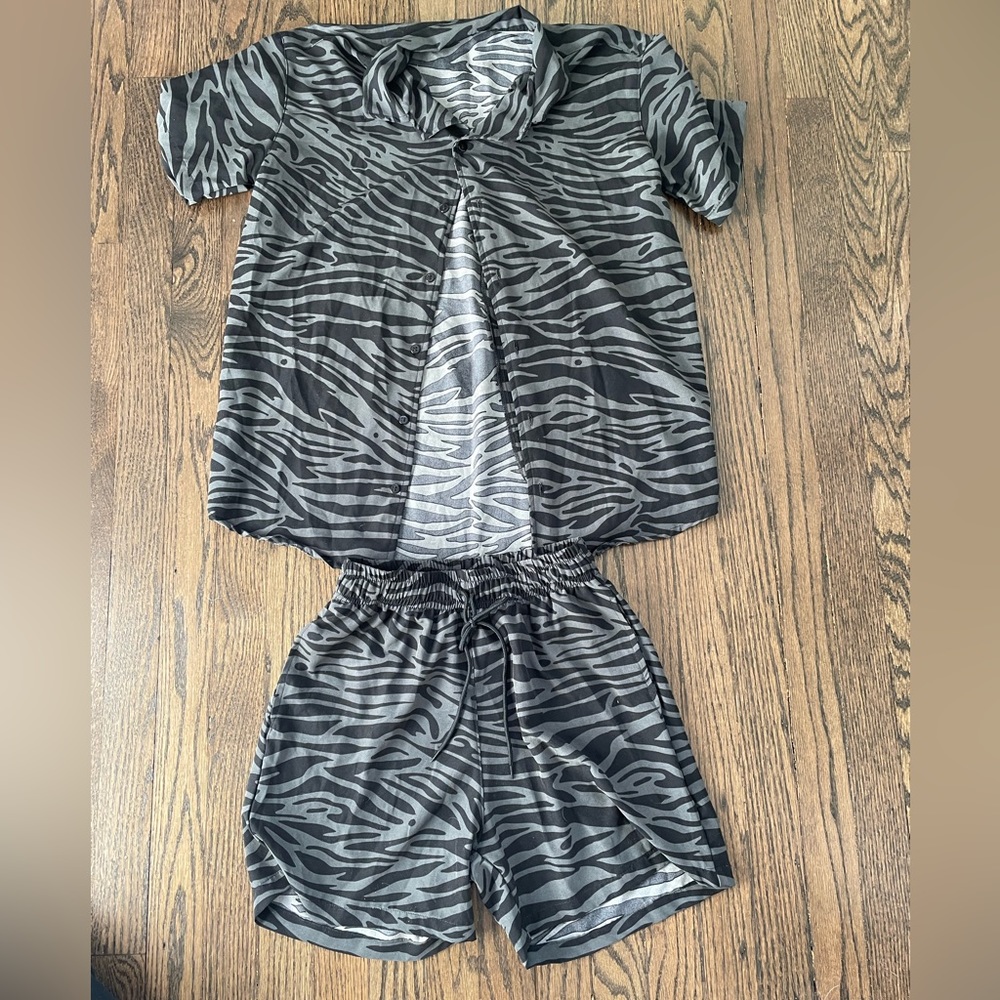 Size XS tiger print set